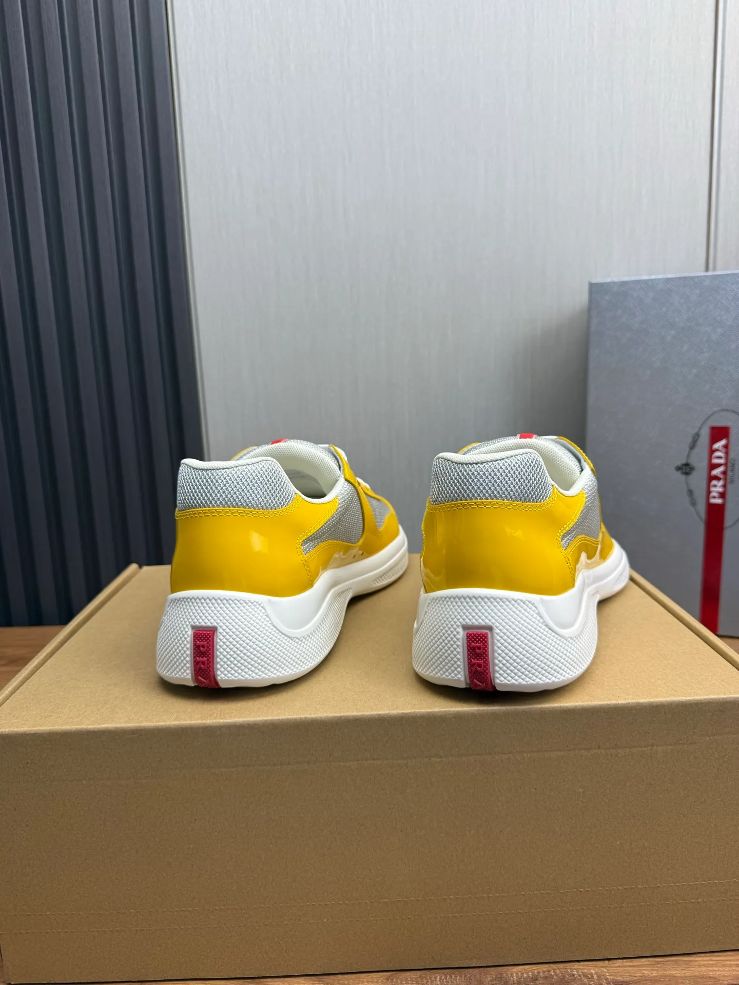 Men's shoes 640💰 [PRADA] Hot selling items🔥Must be recommended every day~~ Official website synchronized, 1:1 high quality shipments✔️ Imported cowhide fabric, rubber material + cowhide lining, original bottom, high-end airplane box packaging🎁 38-45 (38.45 custom-made, non-returnable)